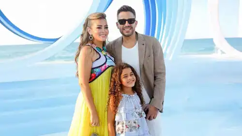 محمد حماقي وزوجته وابنته