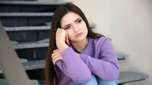 5 علامات خفية تكشف أنك شخص غير سعيد