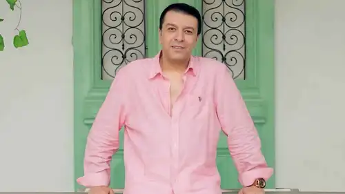 نقيب الفنانين التونسيين يفتح النار على مصطفى كامل ويفند ادعاءاته