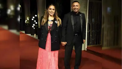 أحمد السقا ومها الصغير
