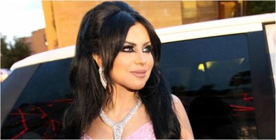 حليمة بولند وابنتاها بالعباءة والحجاب أثناء تأدية العُمرة.. شاهدي!