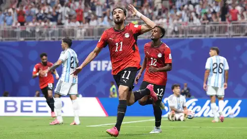 ماذا قال نجوم الفن بعد خروج مصر من كأس العالم؟