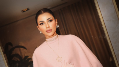 مهيرة عبد العزيز تشارك جمهورها تجهيزات عيد الفطر.. وتطالب بعيدية