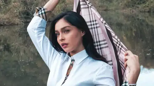 غموض يحيط علاقة جيمري بايسال وحبيبها بعد حذف صورهما