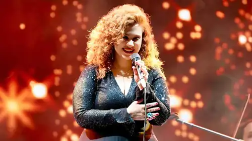 لينا شاماميان واجهة حفلات مسرح Kampnagel في ألمانيا