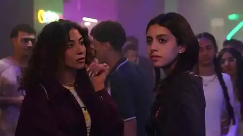 تيا ونعومي