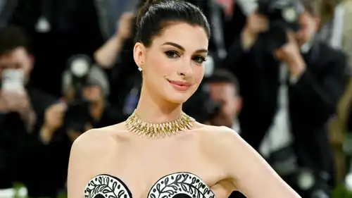 آن هاثاواي - ميت غالا 2026