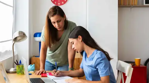 أمومة
