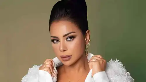 هند البلوشي تحتفل بالماجستير وسط استقبال عائلي مؤثر