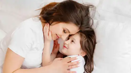أمومة