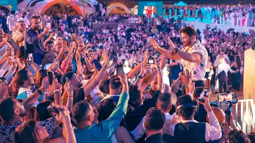 تامر حسني في عيد ميلاده الـ49.. كيف صنع أسطورته؟