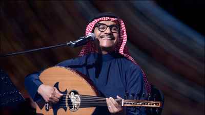 "زبن الونية".. رابح صقر يتغنى بالسعودية ودورها القيادي
