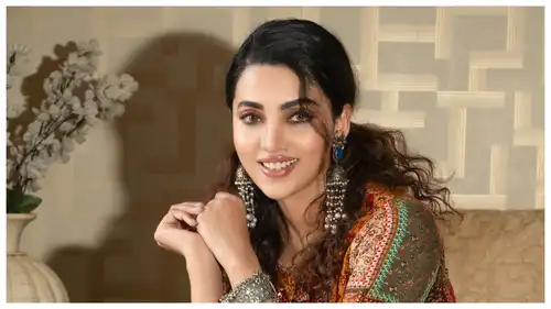 ما أشهر أعمال الممثلة الهندية أنانيا راج؟ تألقت في أفلام الرعب والإثارة