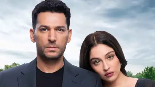 مراد يلدريم وجيمري بايسل في بوستر مسلسل ورود وذنوب