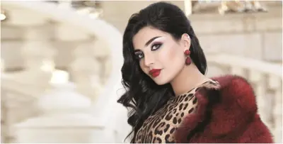 أمل العوضي تودّي مناسك العُمرة.. وهذا ما قالته عن السعودية!