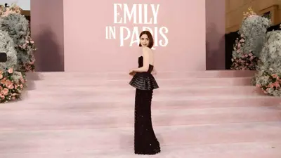 نجمات مسلسل "Emily In Paris".. أناقة لافتة احتفالا بالموسم الرابع
