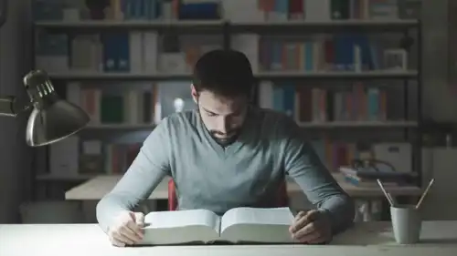 تفسير الحلم بالوجود بمكتبة في المنام..حكمة أم ضغوطات؟