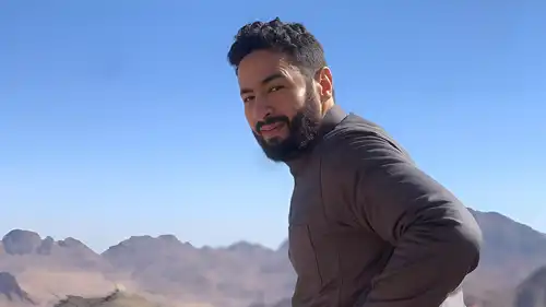 حمادة هلال ونجوم الفن يشعلون الحماسة قبل مباراة مصر والأرجنتين