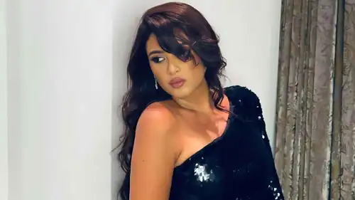ياسمين عبد العزيز