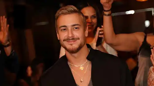 كيف يتحكم النجوم بهوية أعمالهم من الكليبات إلى السينما؟
