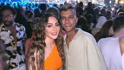 عصام صاصا وزوجته