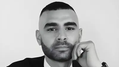 المصمم السعودي يوسف أكبر