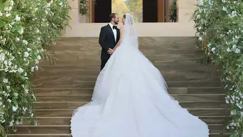 زفاف نجل جوليا بطرس.. دموع الأم وسقوط هيفاء وهبي ومفاجأة أحمد سعد