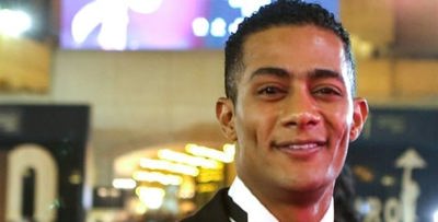 بعد طرح كليب "انساي" مع سعد لمجرد.. هل يعاني محمد رمضان عقدة الفقر؟