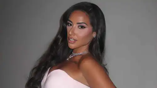 آية سماحة تحيي ذكرى ميلاد والدها برسالة مؤثرة وصورة نادرة
