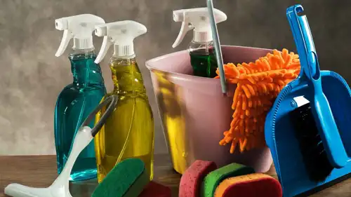 أدوات تنظيف منزلية لا تحتاجينها وتسبب الفوضى