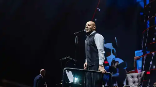 تامر عاشور