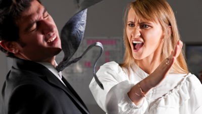 بالفيديو.. موظفو مطعم ياباني يصفعون الزبائن مقابل المال!