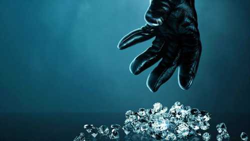 Stolen: Heist of the Century.. فيلم يكشف أكبر سرقة ألماس في التاريخ