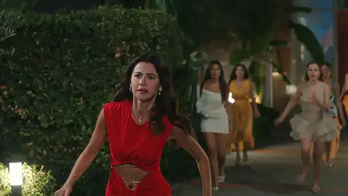مسلسل "ما زلت في السابعة عشر" الحلقة 8.. فضيحة تهز أكايا