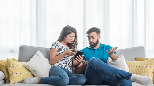 الثقة الزوجية لا تعني إلغاء الخصوصية الرقمية