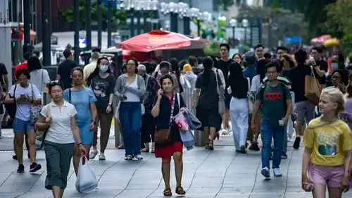 سنغافورة تدفع 55 ألف دولار لكل طفل جديد