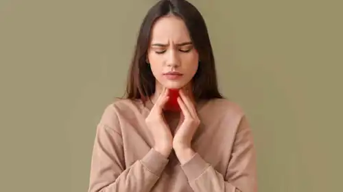 التهاب الحلق الموسمي.. علاجات منزلية وطبية