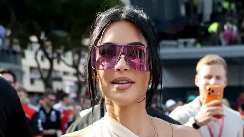 لويس هاميلتون ينضم إلى عطلة كيم كارداشيان العائلية