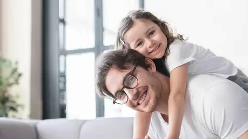 كيف يؤثر حضور الأب في ذكاء الطفل العاطفي؟
