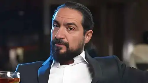 محمد القس يقع ضحية سرقة أدبية ويكشف التفاصيل