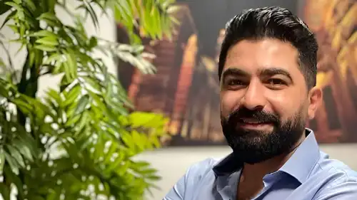فادي خفاجة يشكو قلة فرص التمثيل ويعاتب أشرف زكي