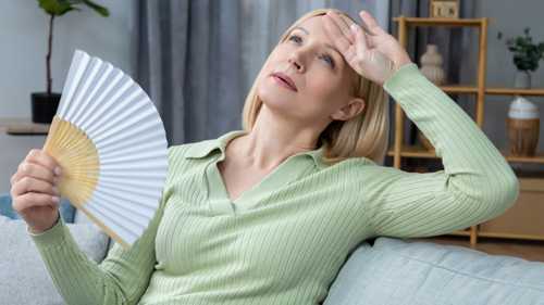 أسباب وأعراض اضطراب هرمون الإستروجين بعد الثلاثين