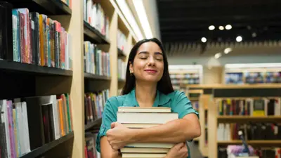 تفسير الحلم بشراء الكتب.. بين الهروب والبحث عن إجابات 
