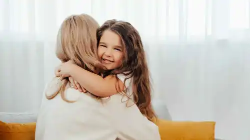 أمومة
