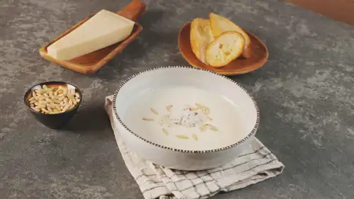 طريقة تحضير شوربة الطماطم البيضاء بالكريمة والبارميزان
