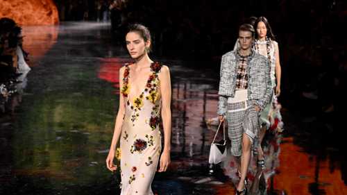 من Chanel إلى Miu Miu... عروض باريس تفيض أنوثة
