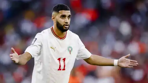دموع والدة إسماعيل صيباري تتصدر الترند بعد عناق مؤثر مع نجلها