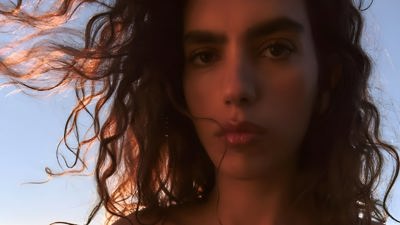 "زارا" تواجه حملة مقاطعة جديدة بسبب عارضة أزياء إسرائيلية