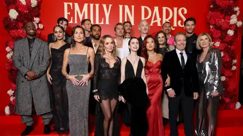 نتفليكس تعلن نهاية مسلسل Emily in Paris