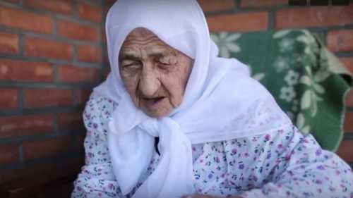 وفاة كوكو إسطنبولوفا أكبر معمرة في العالم عن 137 عاما